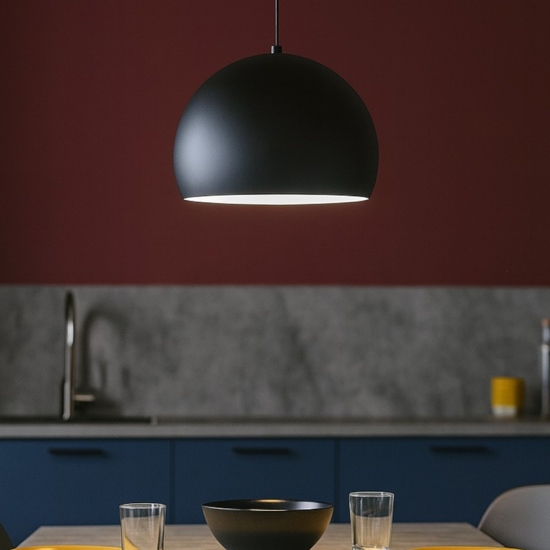 Lampadario da cucina a cupola nero